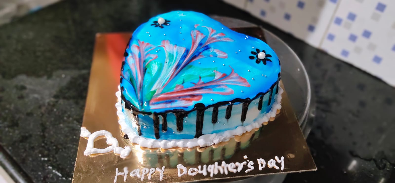 CHOCOLATE THREAD EFFECT CAKE