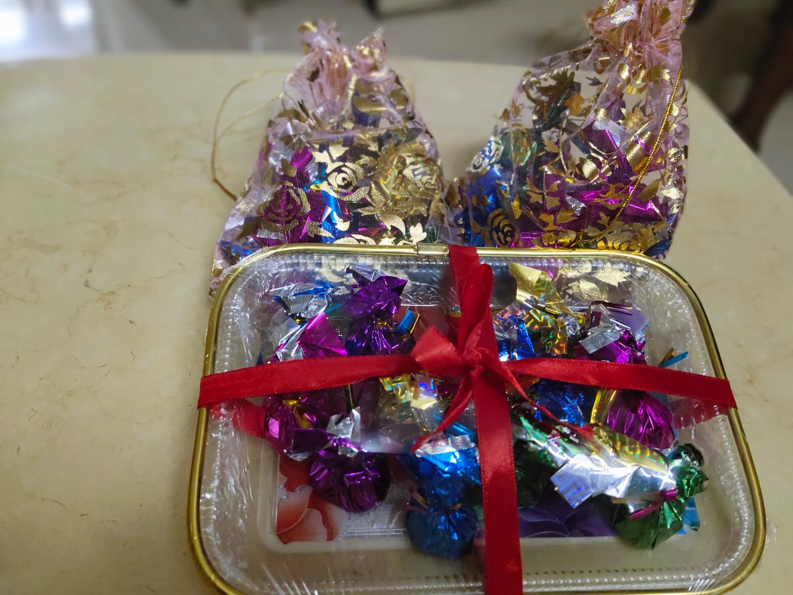 CHOCOLATE GIFT HAMPPER